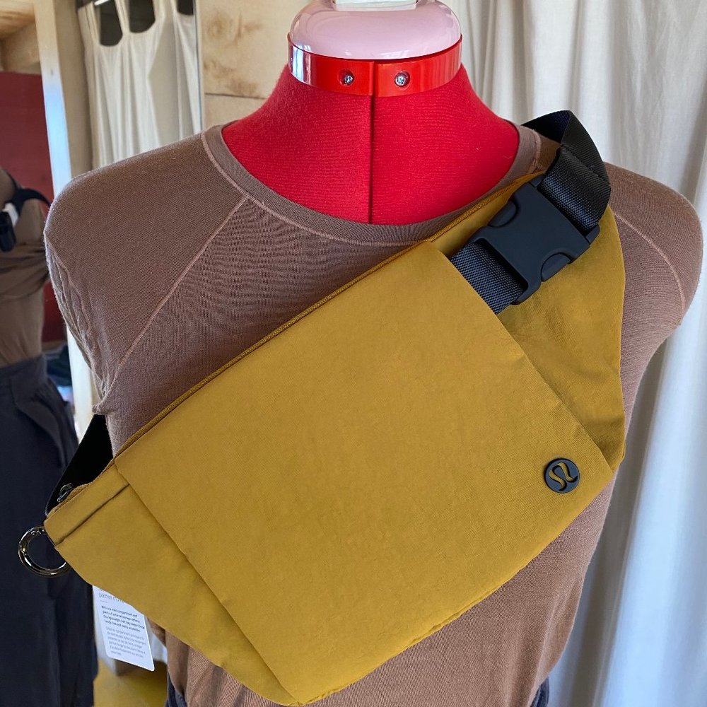 Lululemon Multi Pocket Belt Bag Gold NWT